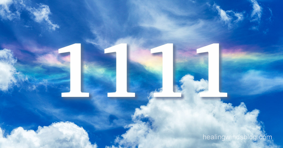 彩雲に浮かぶゾロ目『1111』の数字